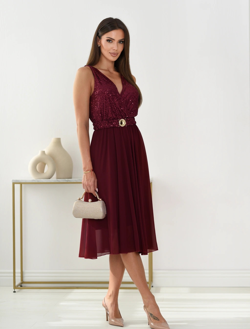 Elegantné spoločenské midi šaty s flitrami a opaskom - M 8158 – Obrázok 3