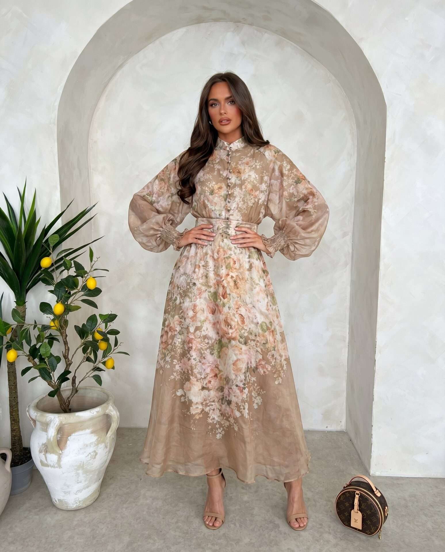 Komplet s kvetinovým vzorom – ľahkosť, elegancia a ženskosť - S 01596