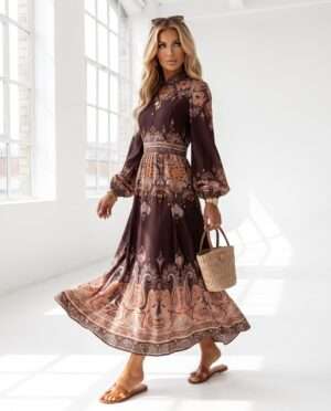Elegantné hnedé boho maxi šaty s orientálnym vzorom- K 2149